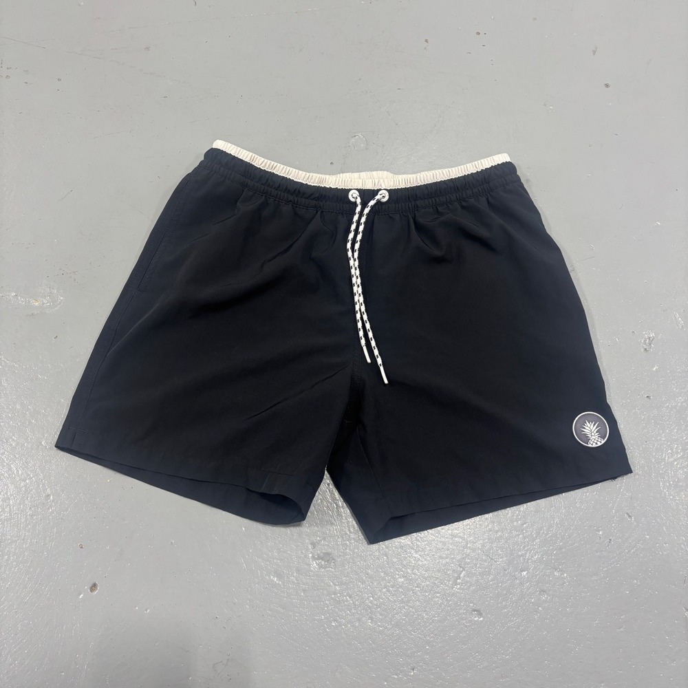 Chubbies Mens Swim Trunks Black 5.5 Inch Inseam Mesh Lined Shorts Medium